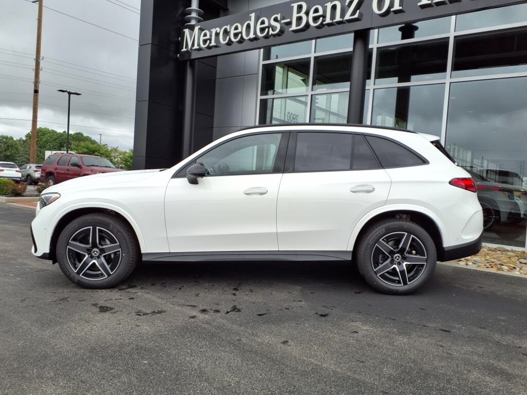 2025 Mercedes Benz GLC 300 4MATIC photo 3