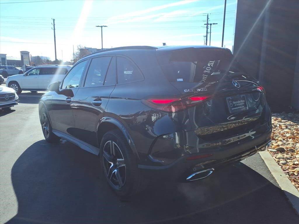 2026 Mercedes Benz GLC 300 4MATIC photo 4
