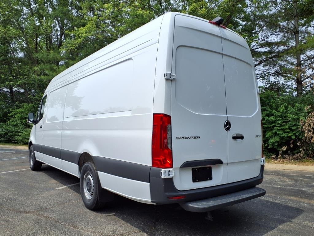 New 2025 Mercedes-Benz Sprinter 2500 High Roof 4-Cyl Diesel HO Van Extended Cargo Van