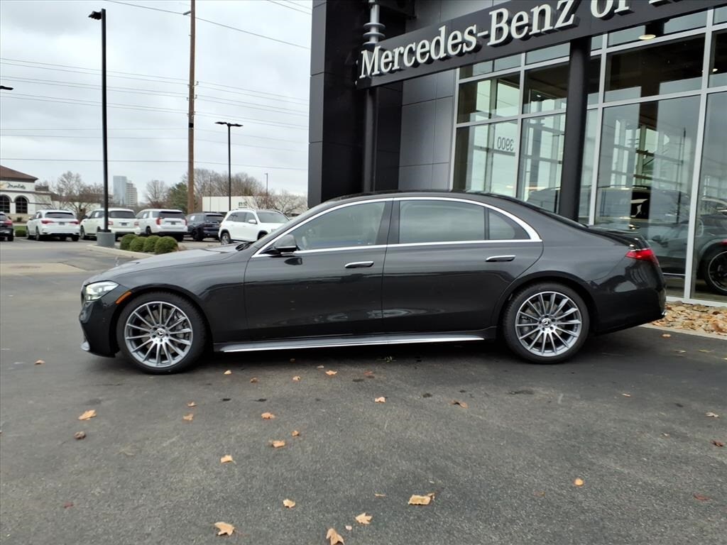 2026 Mercedes Benz S 580 4MATIC photo 3