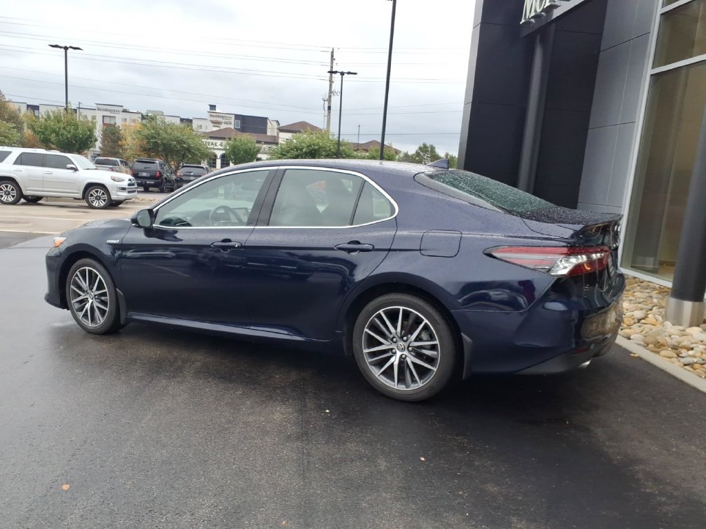 Used 2021 Toyota Camry Hybrid XLE Sedan