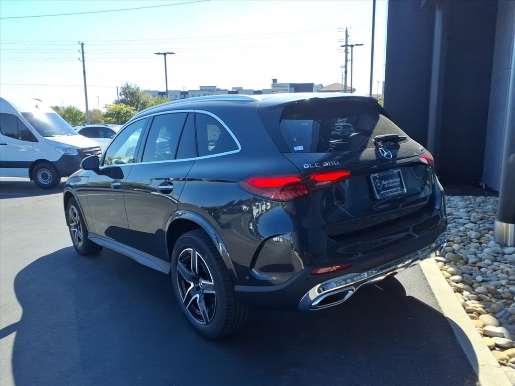 2026 Mercedes Benz GLC 300 4MATIC photo 4
