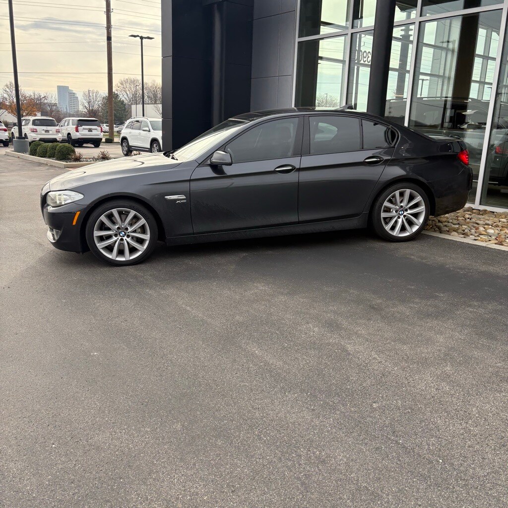 2011 Bmw 535i xDrive photo 2