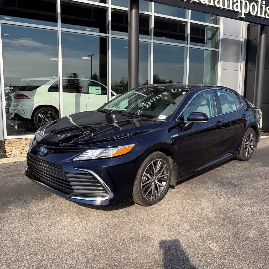 Used 2021 Toyota Camry Hybrid XLE Sedan