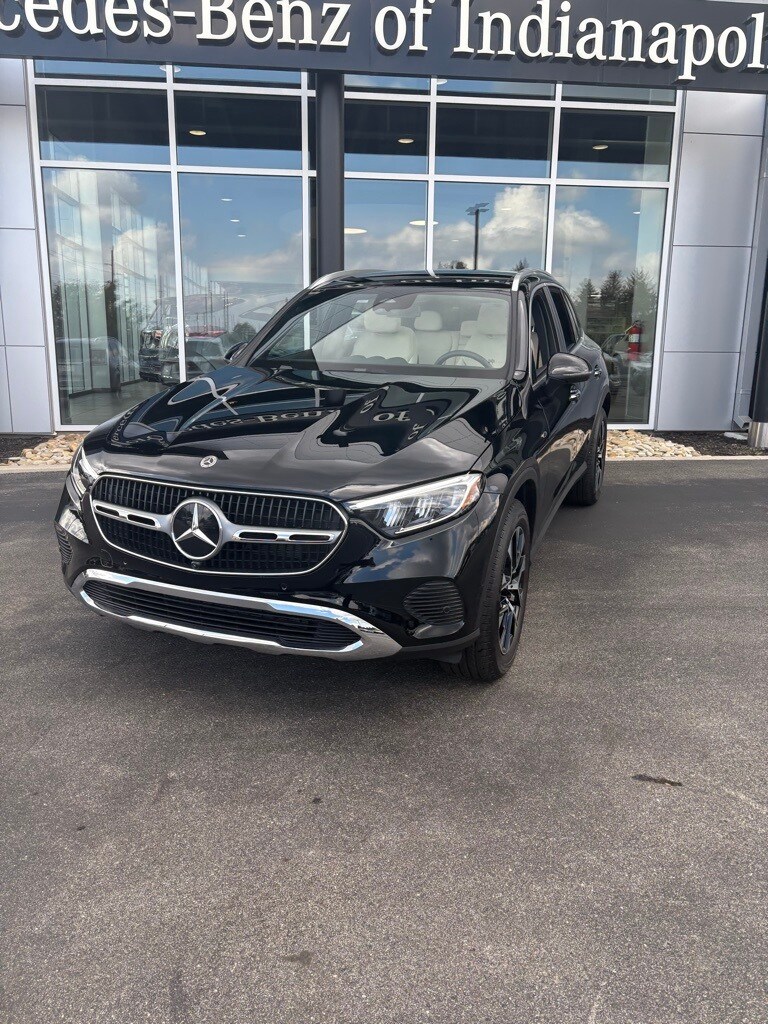 2025 Mercedes Benz GLC 350e 4MATIC photo 2
