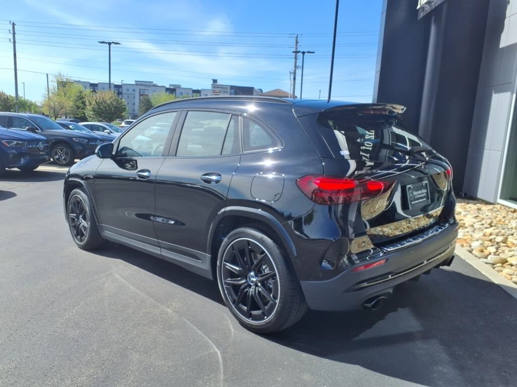 2025 Mercedes Benz GLA AMG 35 4MATIC photo 4