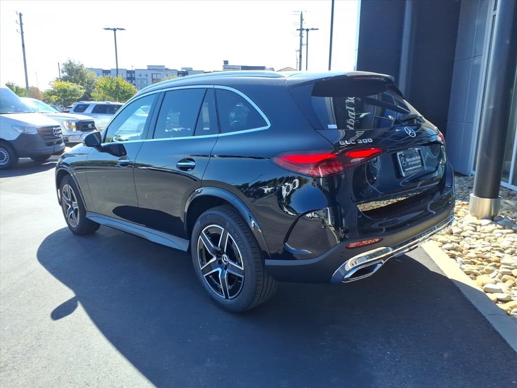 2026 Mercedes Benz GLC 300 4MATIC photo 4