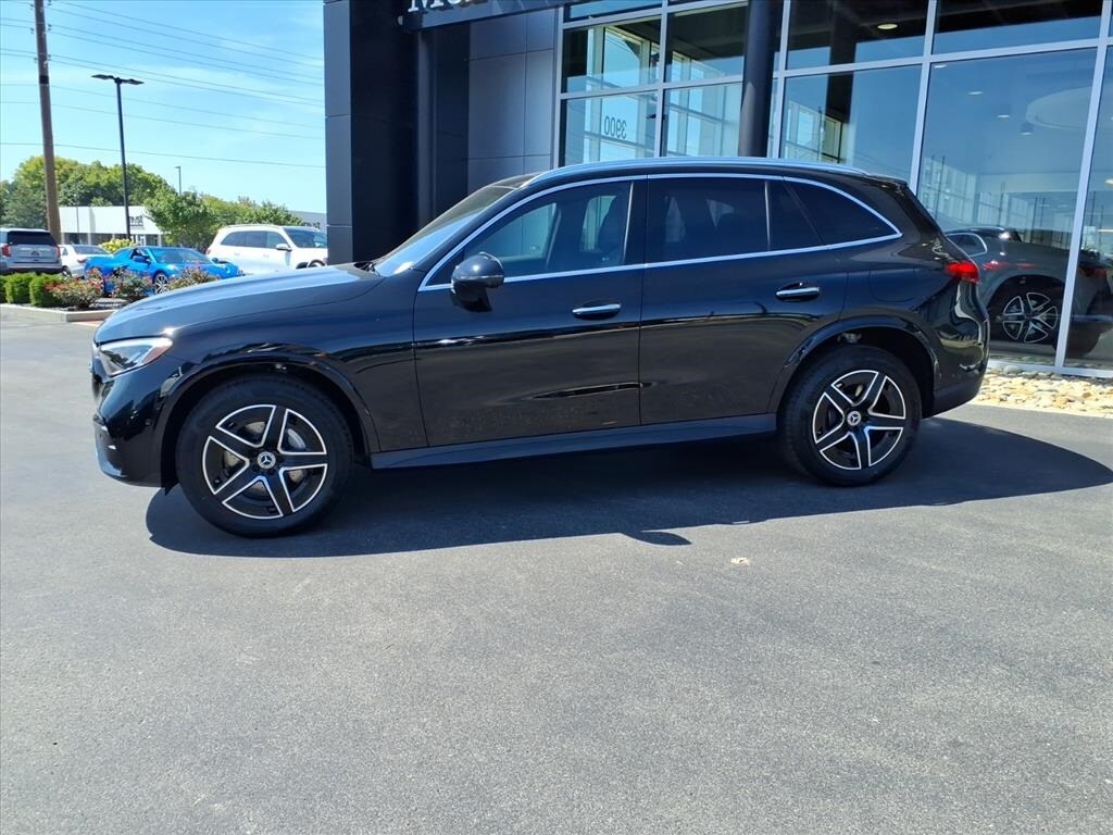 2026 Mercedes Benz GLC 350e 4MATIC photo 3