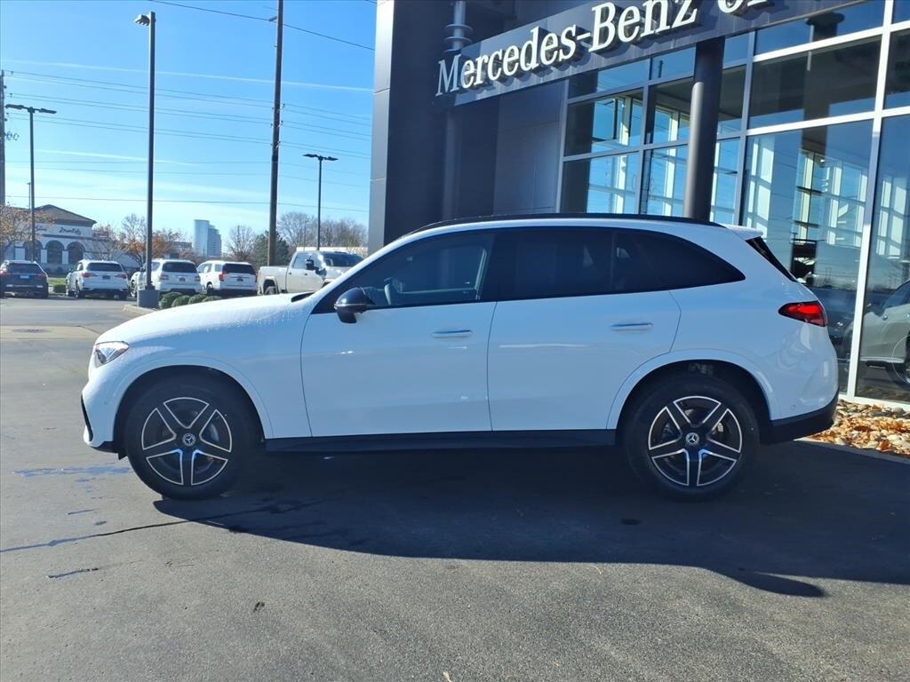2026 Mercedes Benz GLC 300 4MATIC photo 3