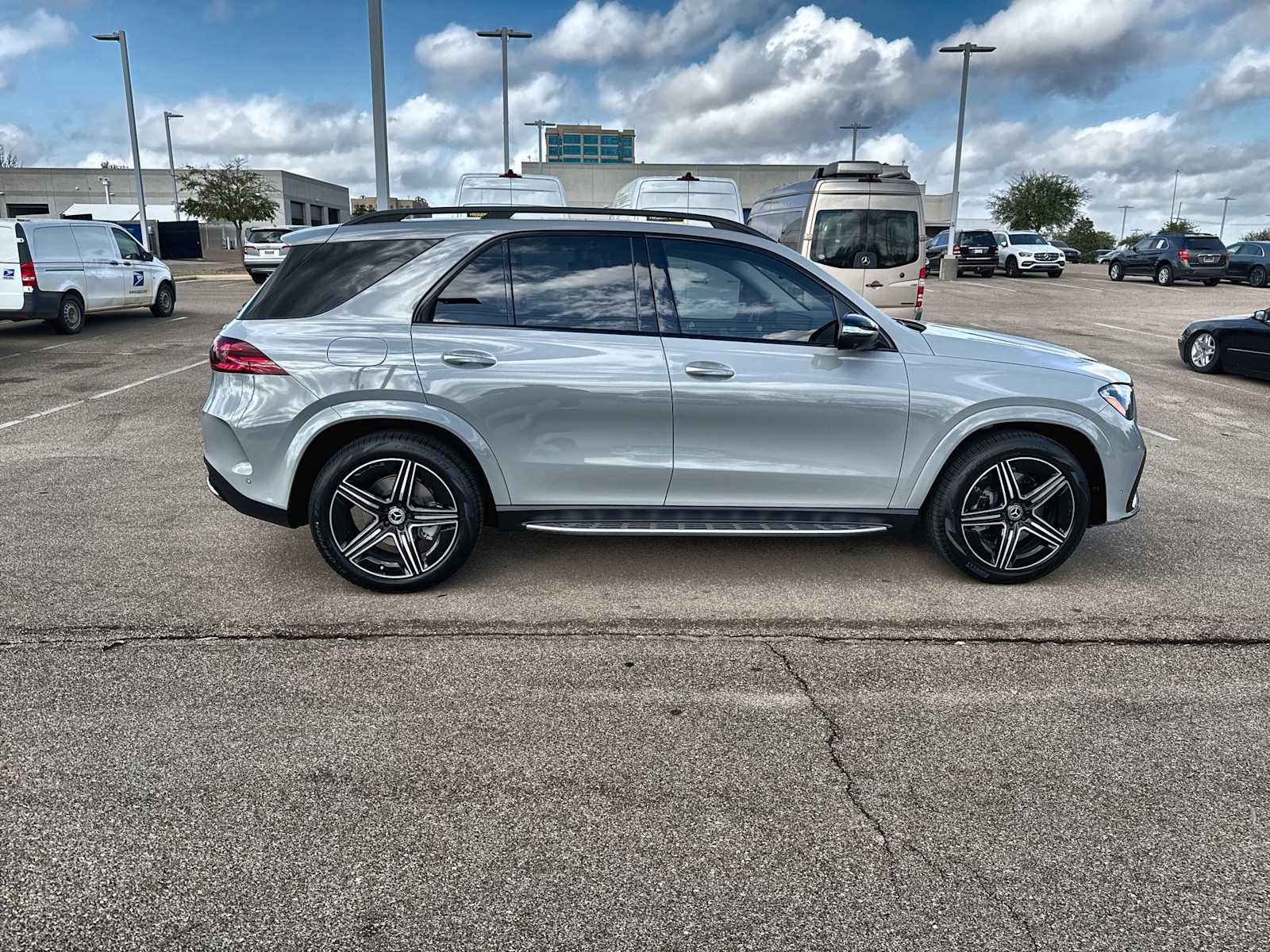 Thumbnail: 2026 Mercedes-Benz GLE - 9