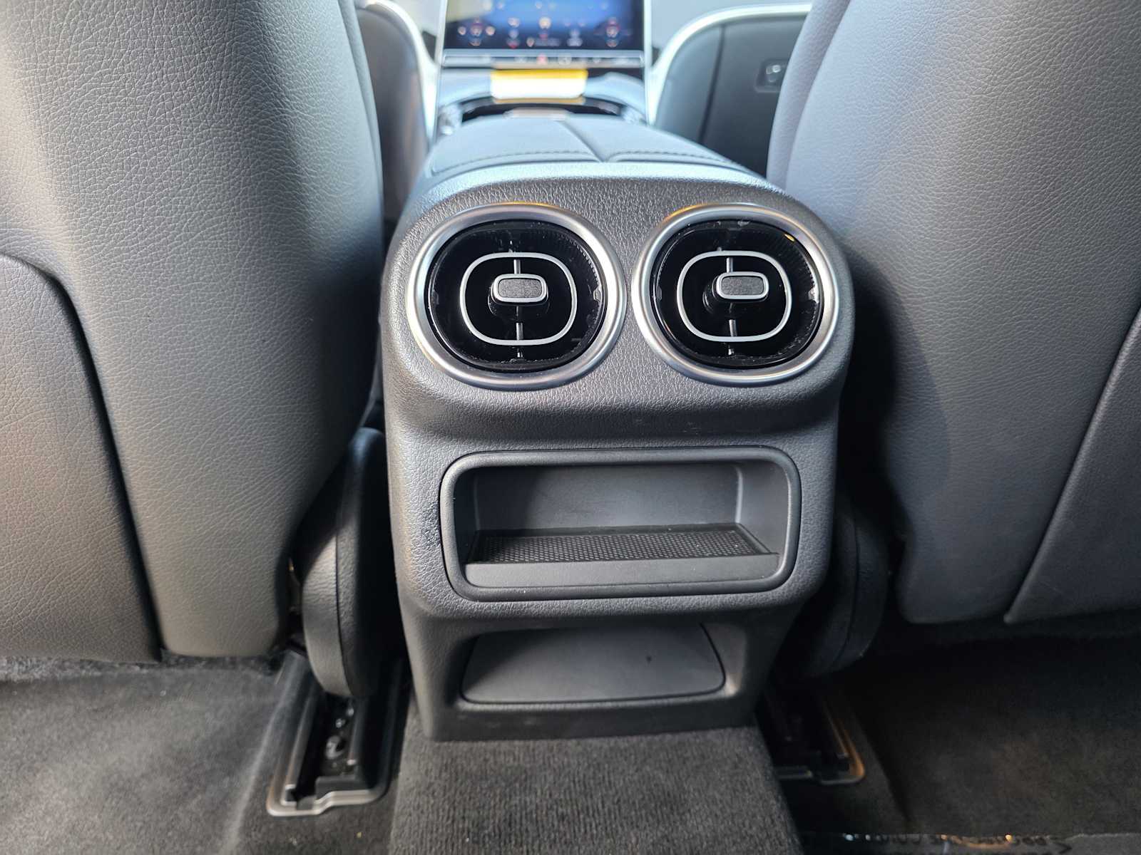 Thumbnail: 2025 Mercedes-Benz GLC - 16