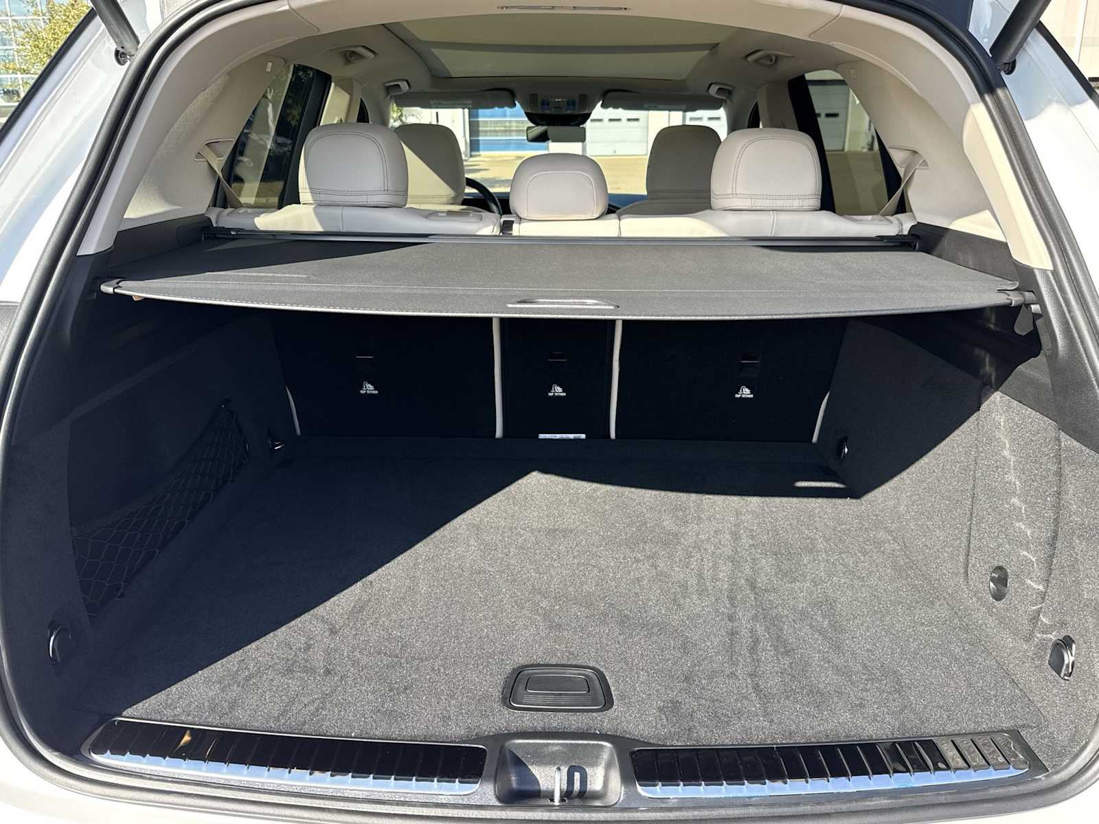 Thumbnail: 2026 Mercedes-Benz GLE - 26