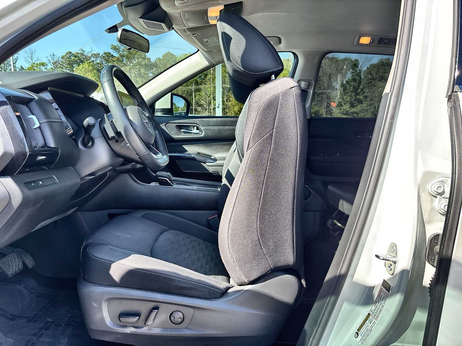 Thumbnail: 2022 Nissan Pathfinder - 3