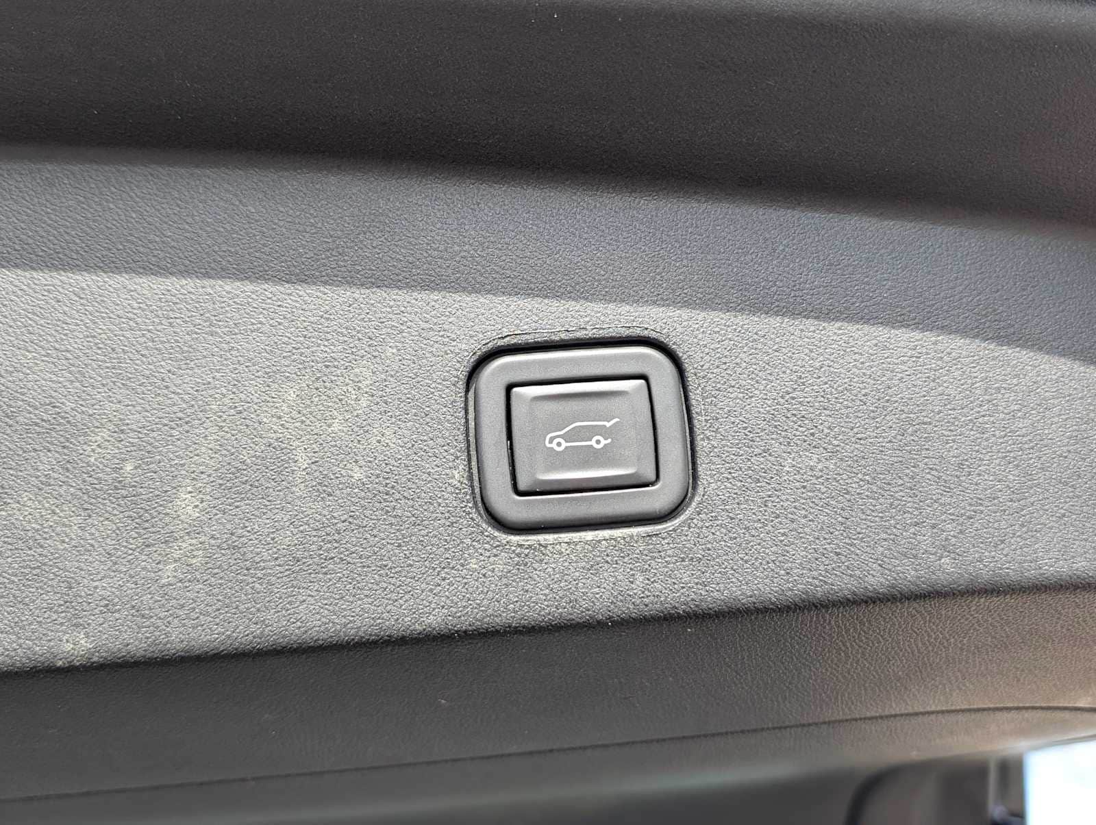 Thumbnail: 2024 Cadillac Lyriq - 30