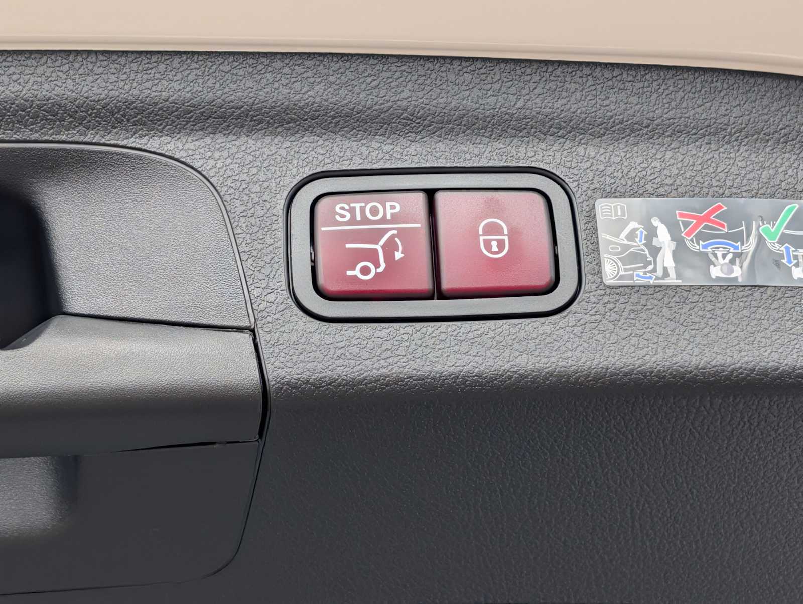 Thumbnail: 2026 Mercedes-Benz GLE - 28