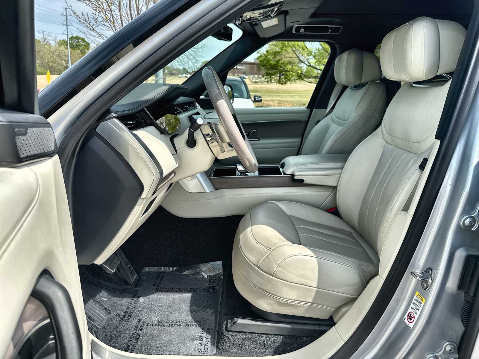 Thumbnail: 2025 Land Rover Range Rover - 2