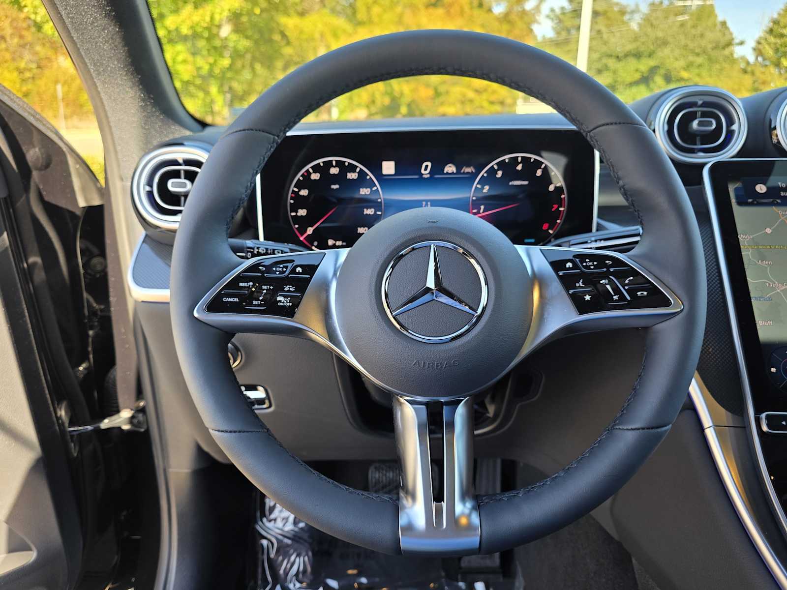 Thumbnail: 2026 Mercedes-Benz GLC - 22