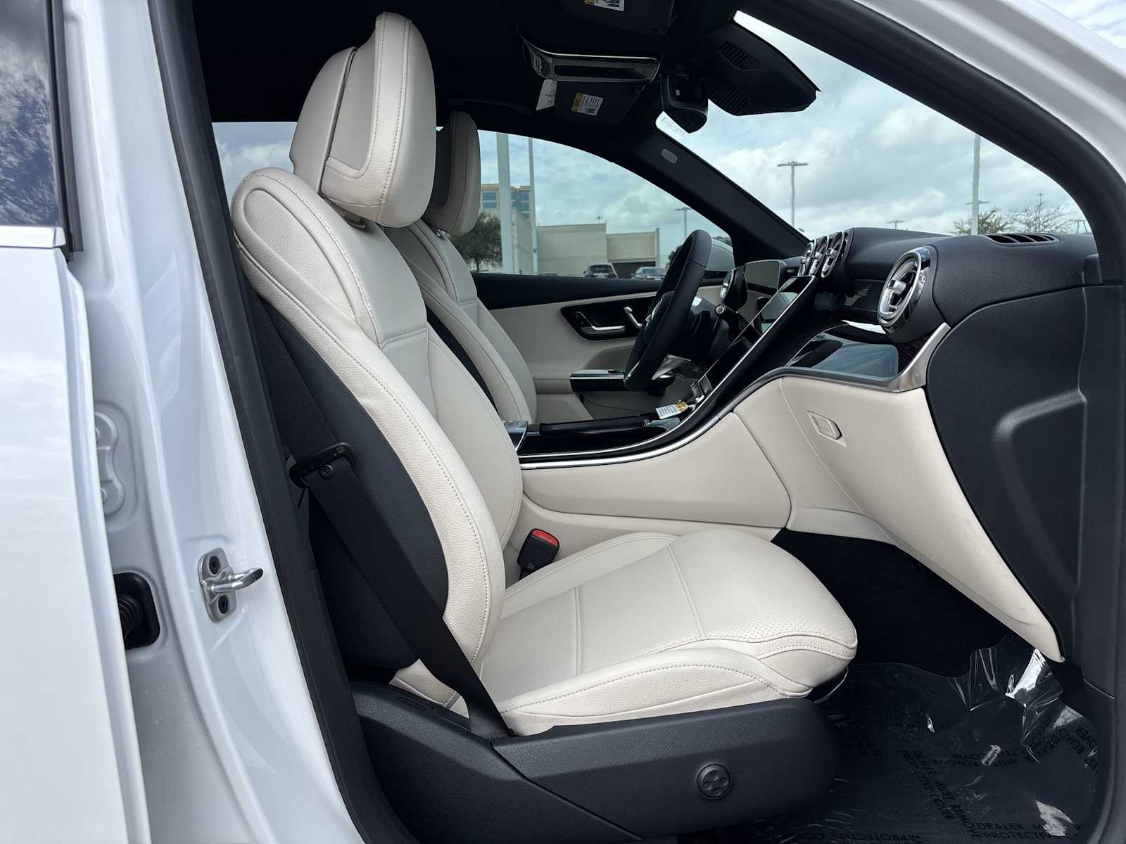 Thumbnail: 2026 Mercedes-Benz GLC - 20