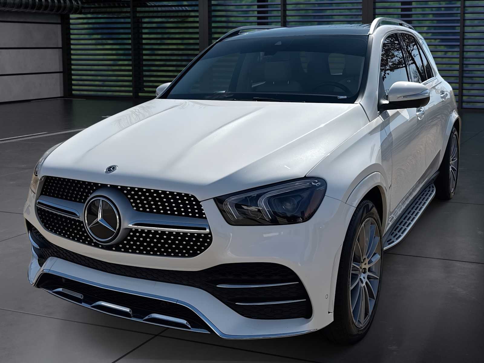 Thumbnail: 2022 Mercedes-Benz GLE - 1