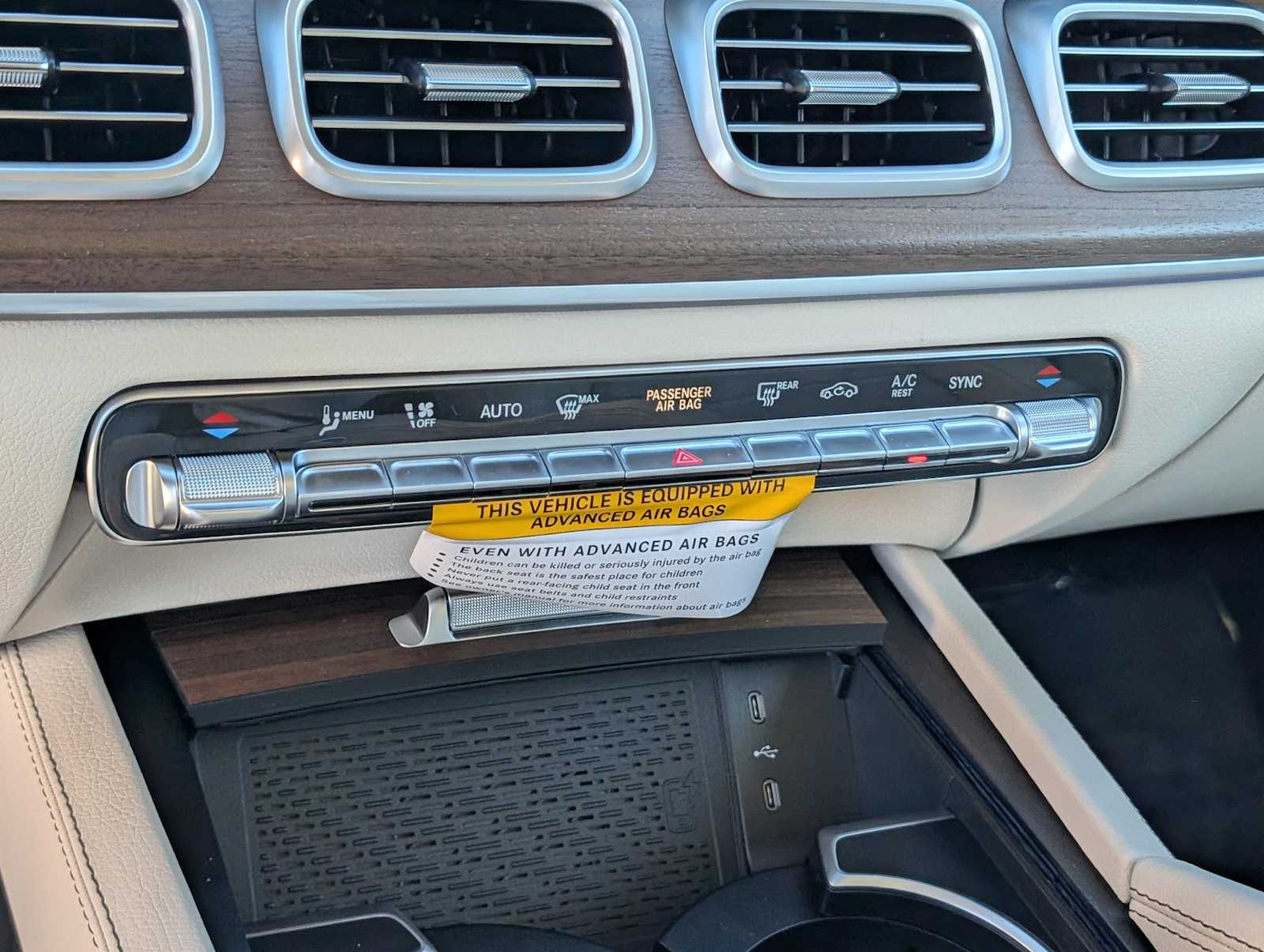 Thumbnail: 2026 Mercedes-Benz GLE - 15