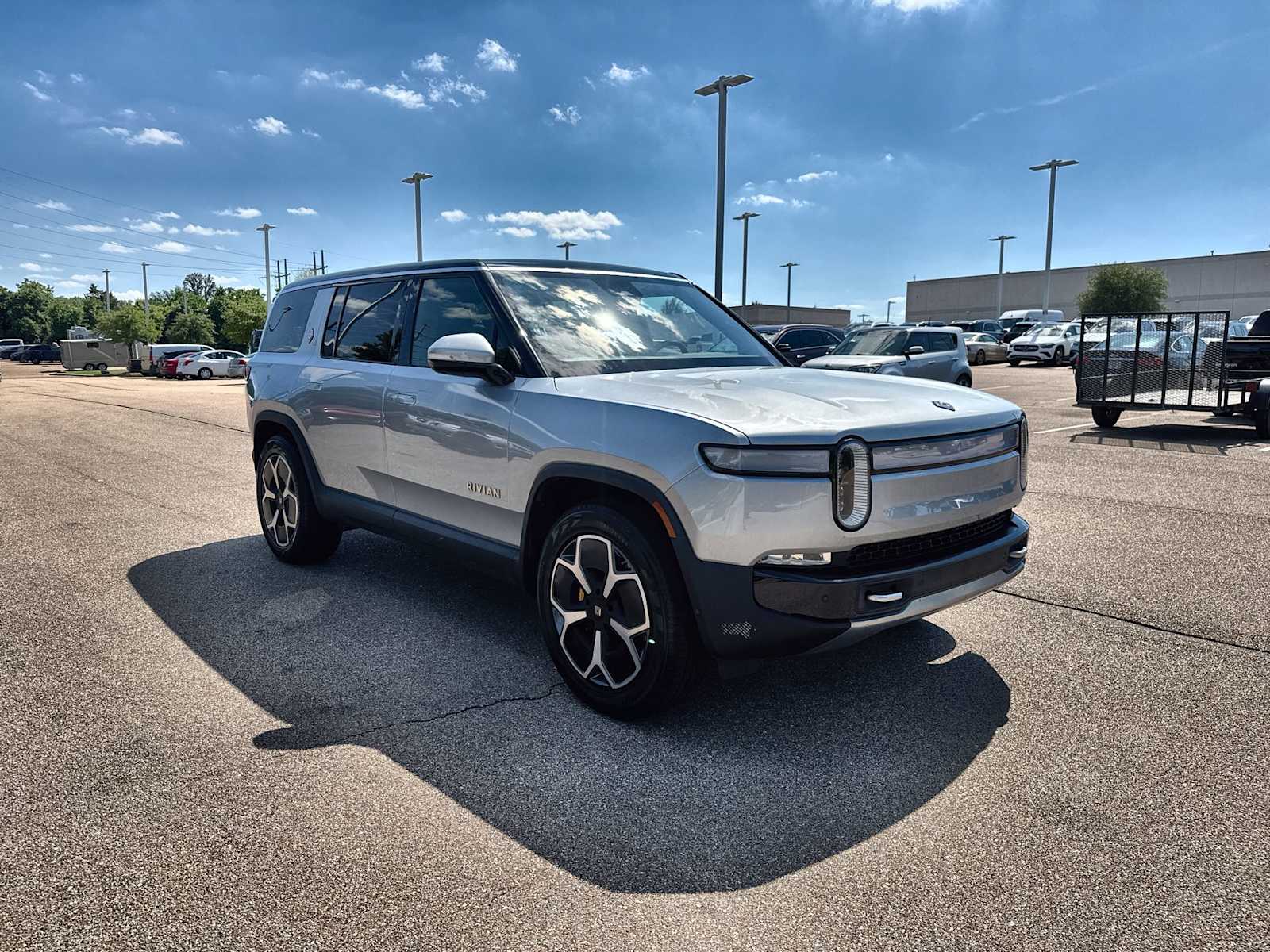 Thumbnail: 2023 Rivian R1S - 11