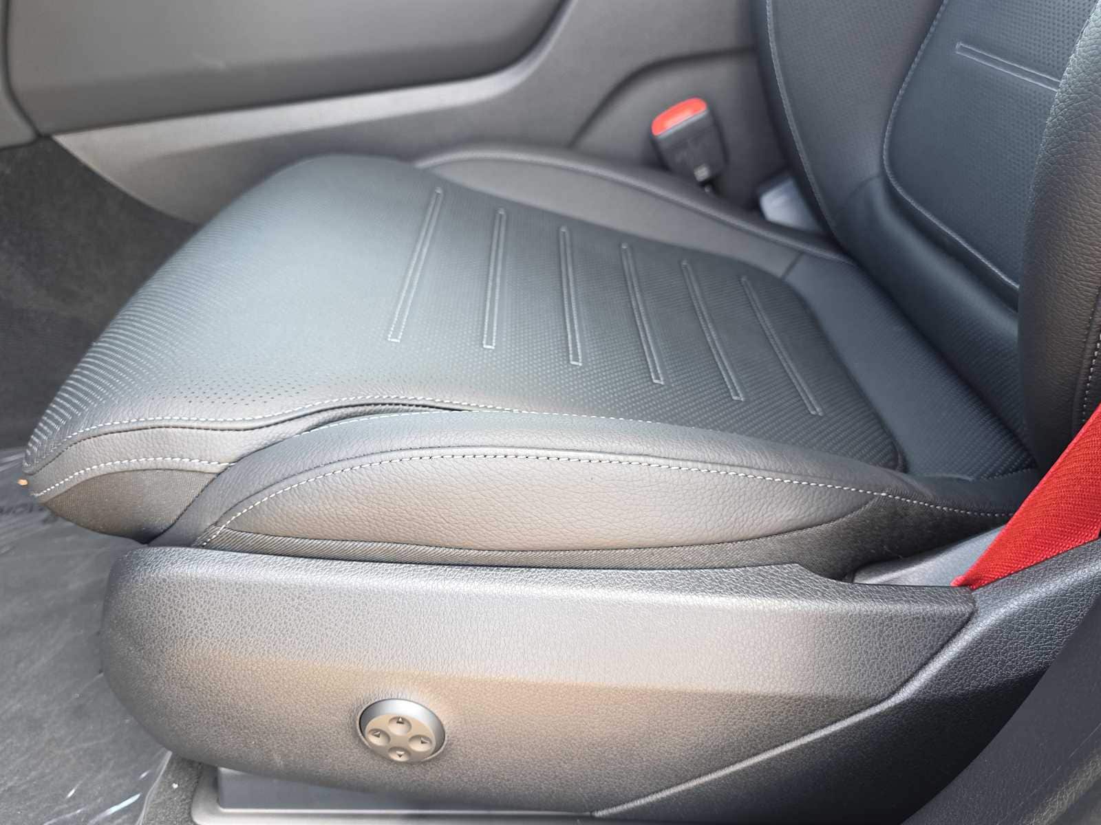 Thumbnail: 2026 Mercedes-Benz GLC - 13