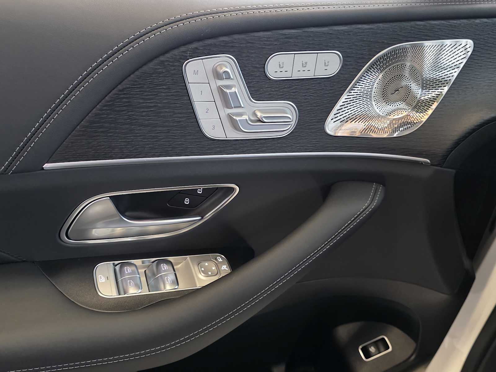 Thumbnail: 2026 Mercedes-Benz GLE - 9