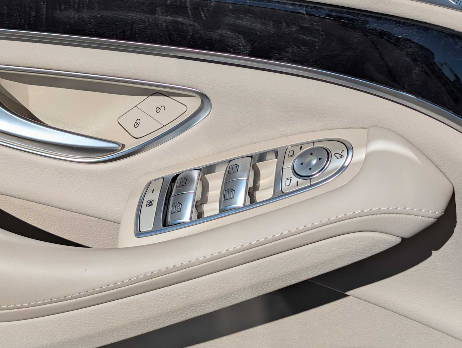 Thumbnail: 2020 Mercedes-Benz S-Class - 23