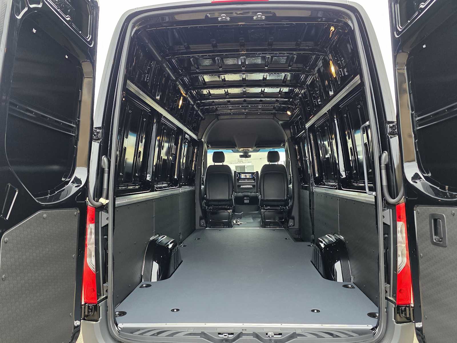 Thumbnail: 2026 Mercedes-Benz Sprinter - 23