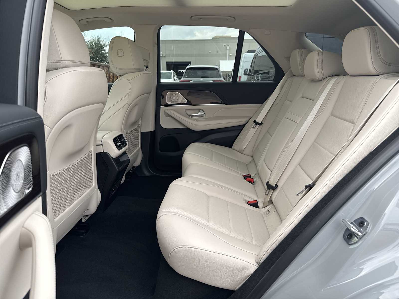 Thumbnail: 2026 Mercedes-Benz GLE - 18