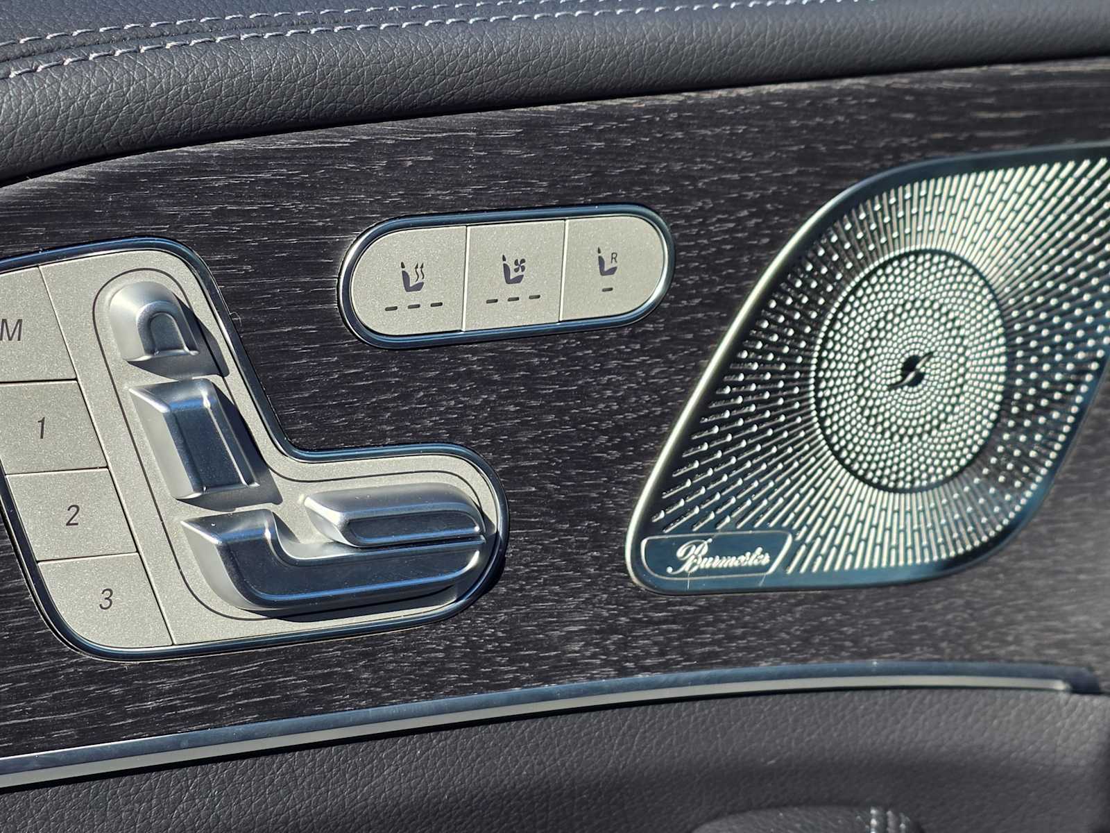 Thumbnail: 2026 Mercedes-Benz GLE - 19