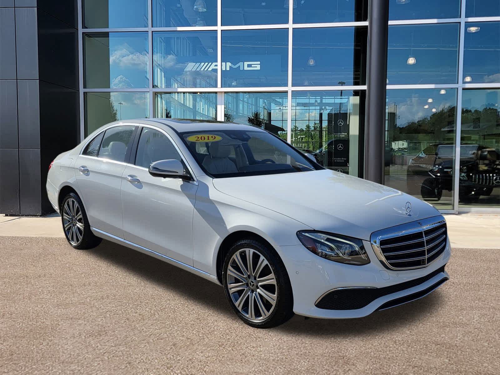 2019 Mercedes Benz E 300 photo 3