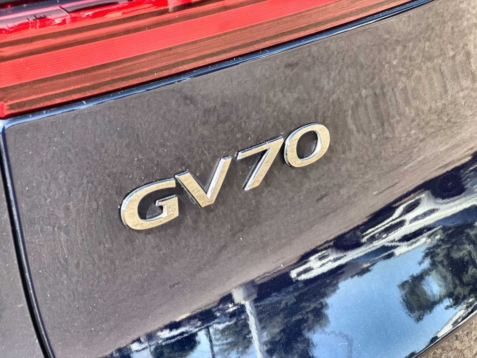 Thumbnail: 2025 Genesis GV70 - 15