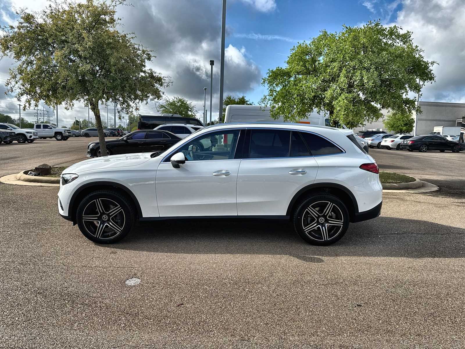 Thumbnail: 2026 Mercedes-Benz GLC - 5