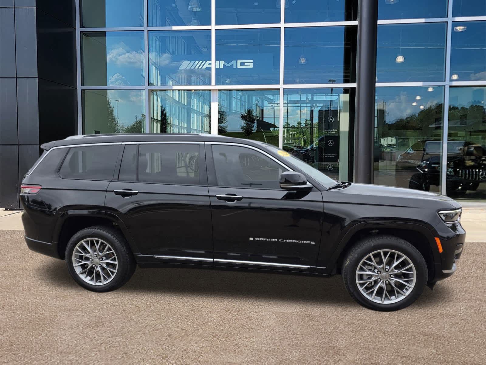 Thumbnail: 2022 Jeep Grand Cherokee L - 2