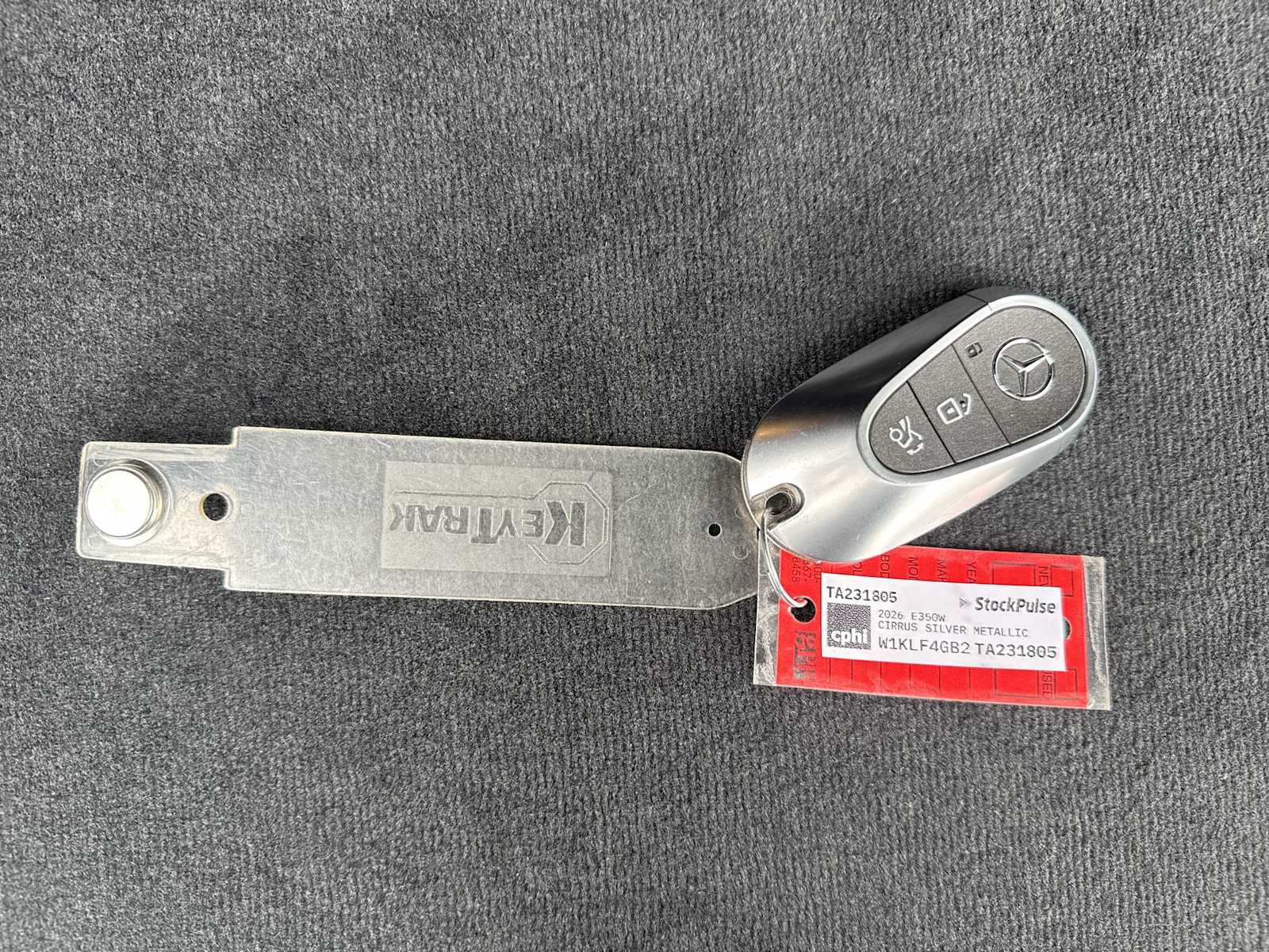 Thumbnail: 2026 Mercedes-Benz GLE - 26