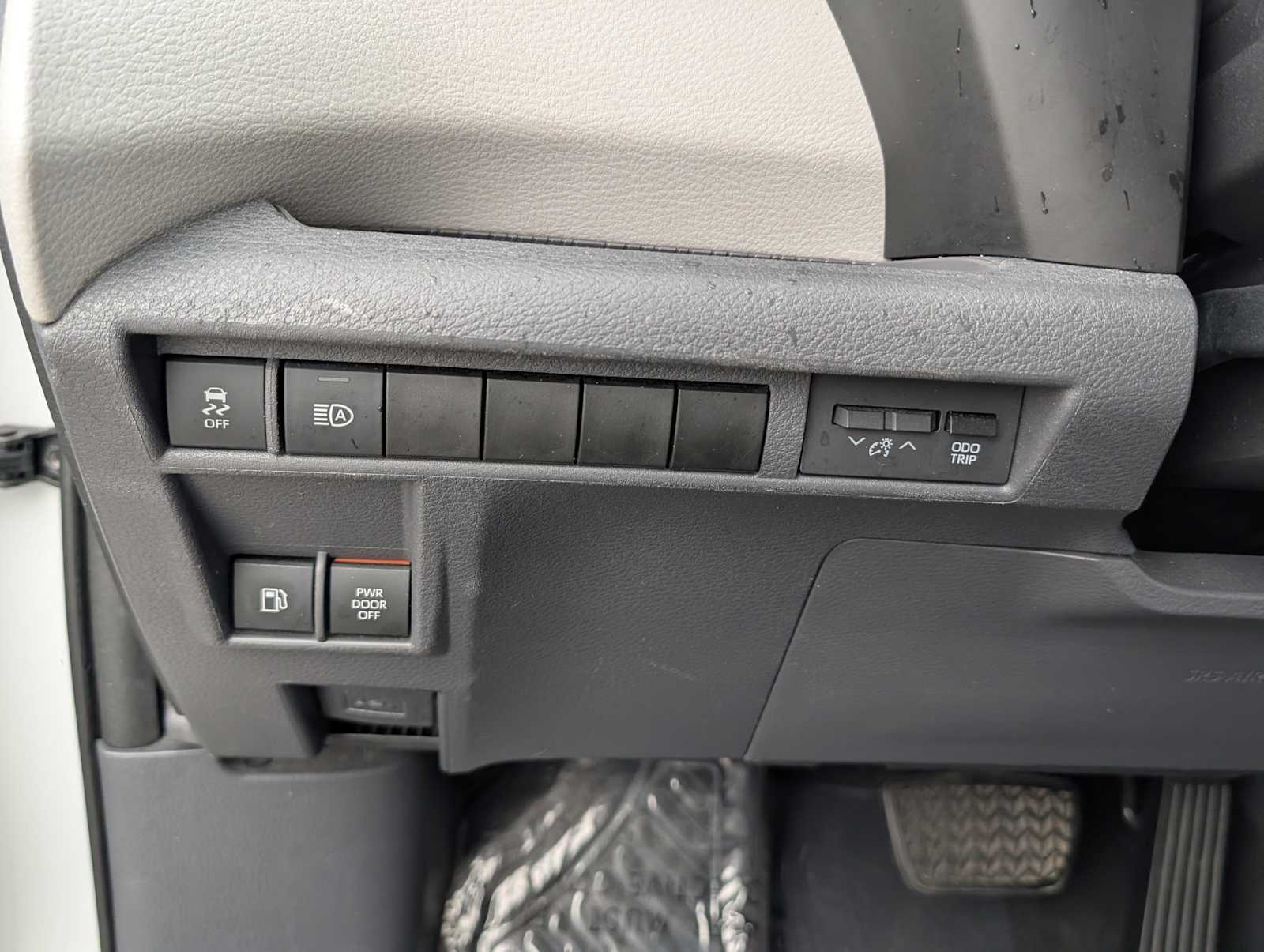 Thumbnail: 2021 Toyota Sienna - 13