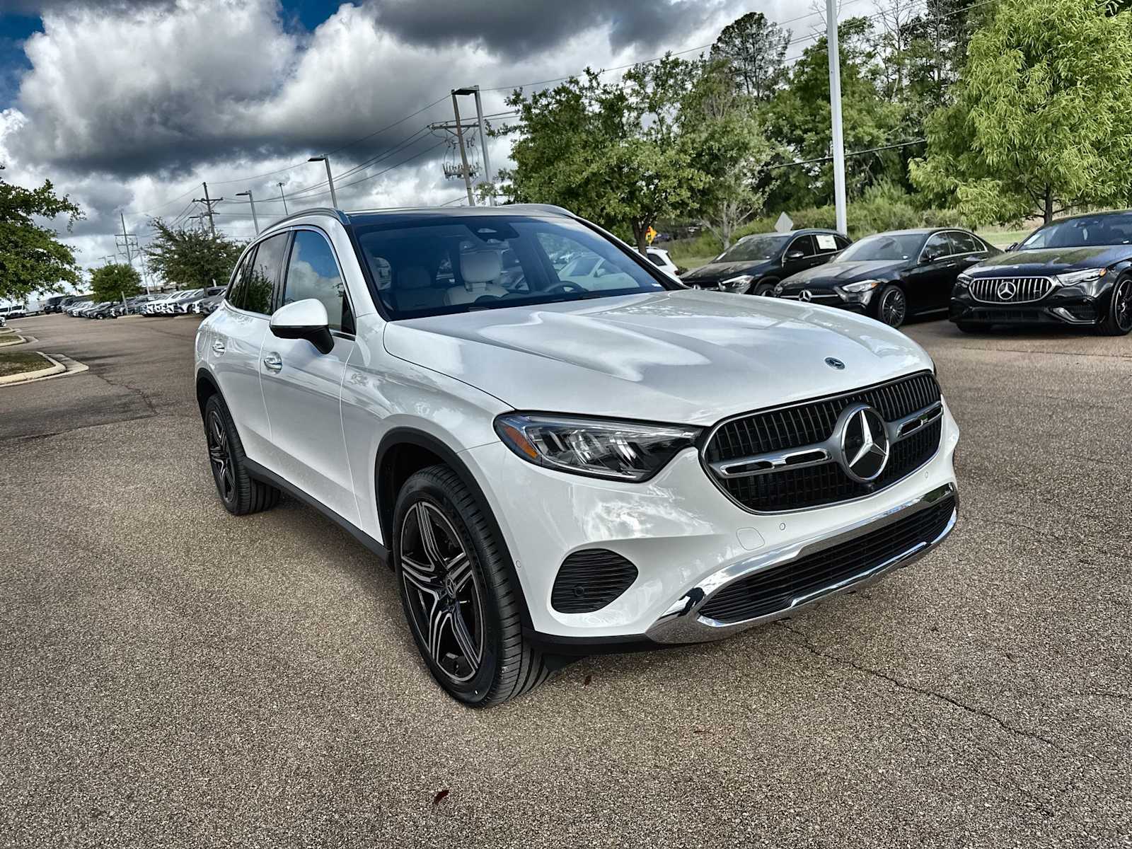 Thumbnail: 2026 Mercedes-Benz GLC - 11