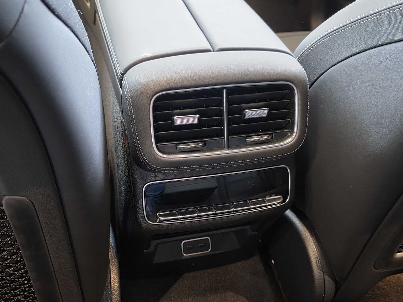 Thumbnail: 2026 Mercedes-Benz GLE - 17