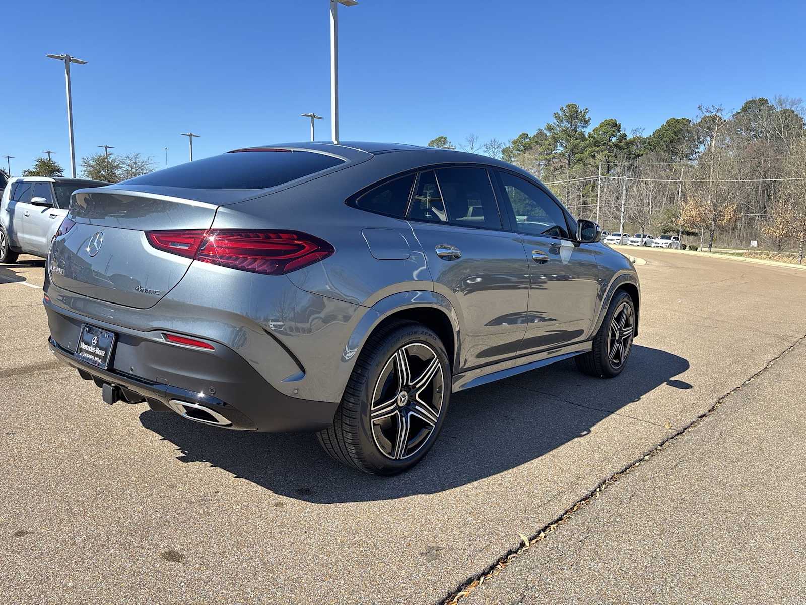 Thumbnail: 2026 Mercedes-Benz GLE - 6