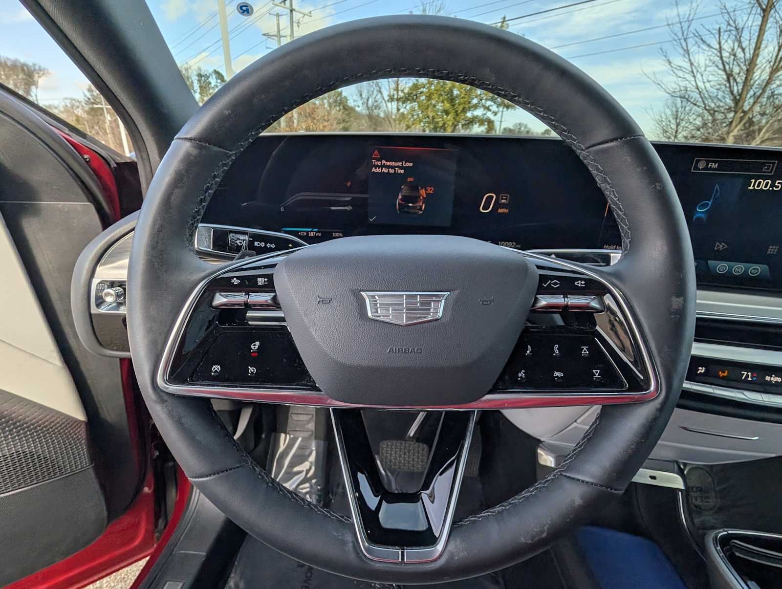 Thumbnail: 2024 Cadillac Lyriq - 10