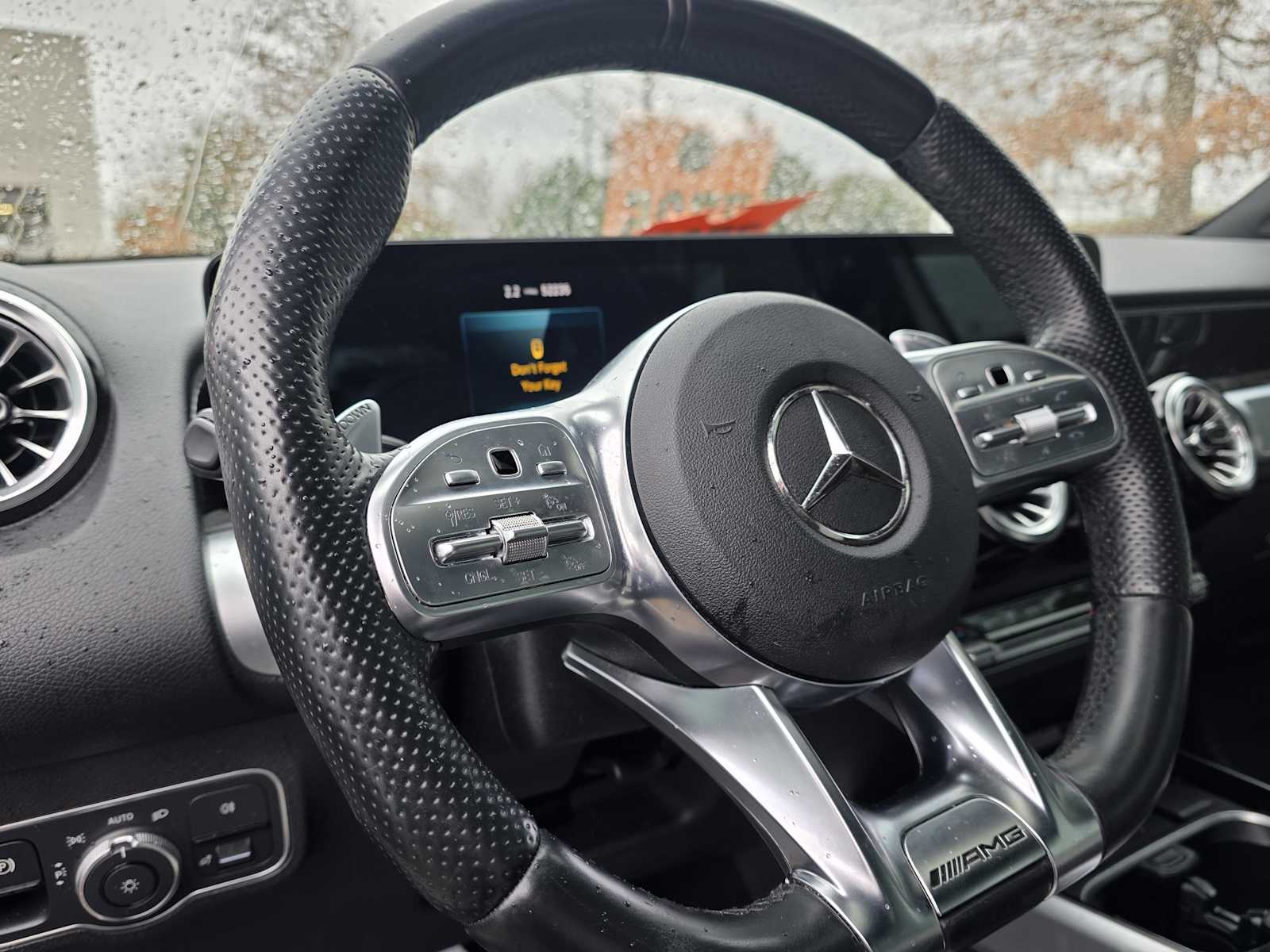 Thumbnail: 2022 Mercedes-Benz GLB - 16