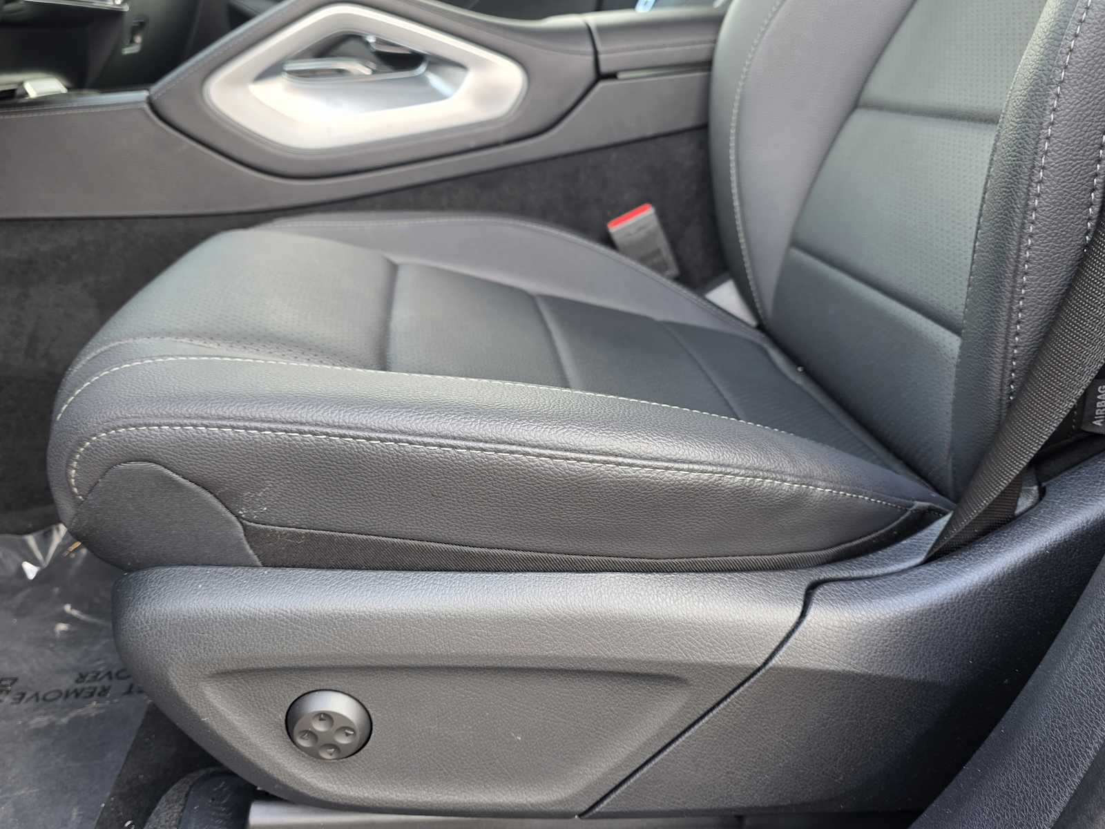 Thumbnail: 2025 Mercedes-Benz GLE - 13