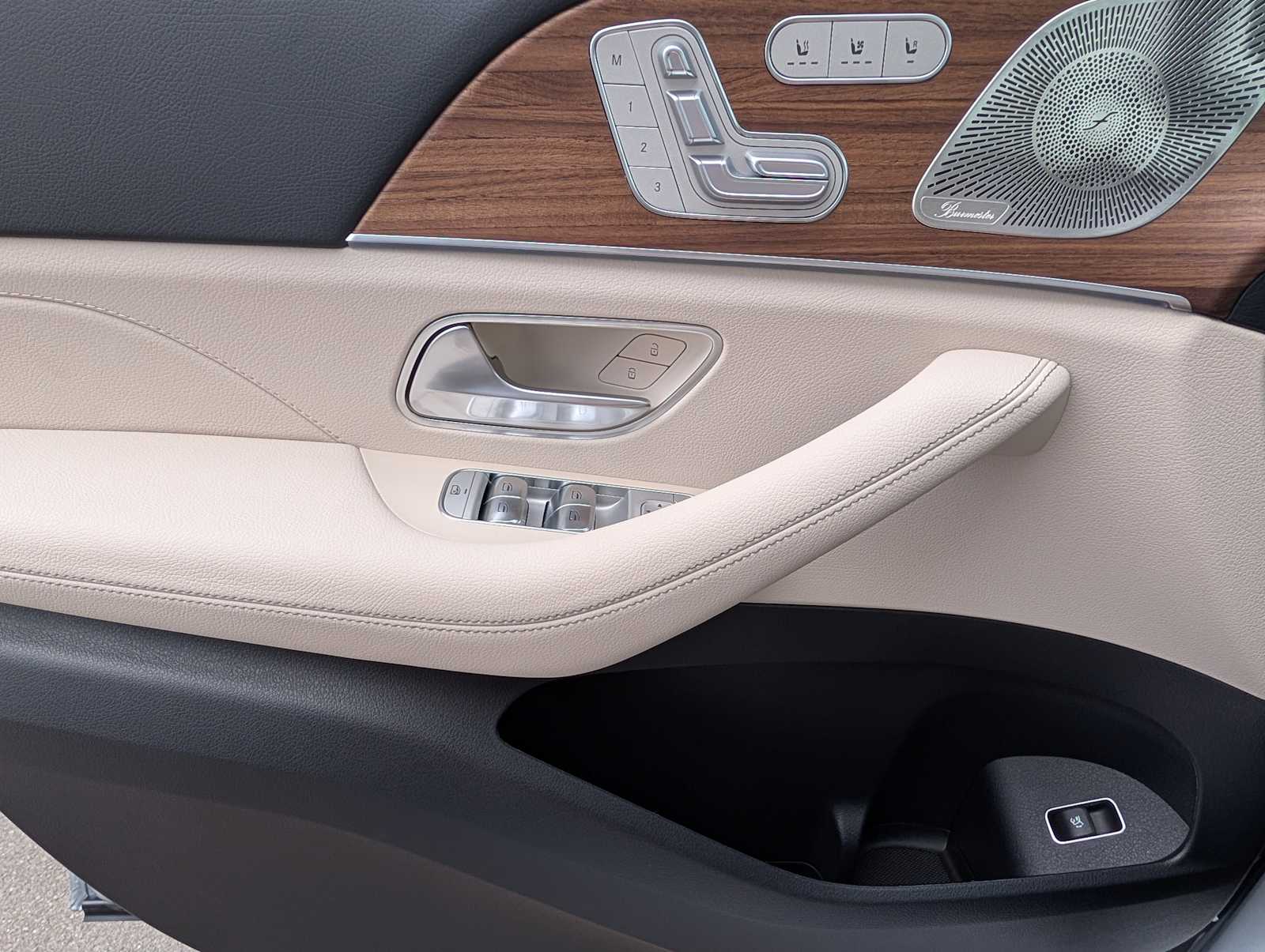 Thumbnail: 2026 Mercedes-Benz GLE - 20