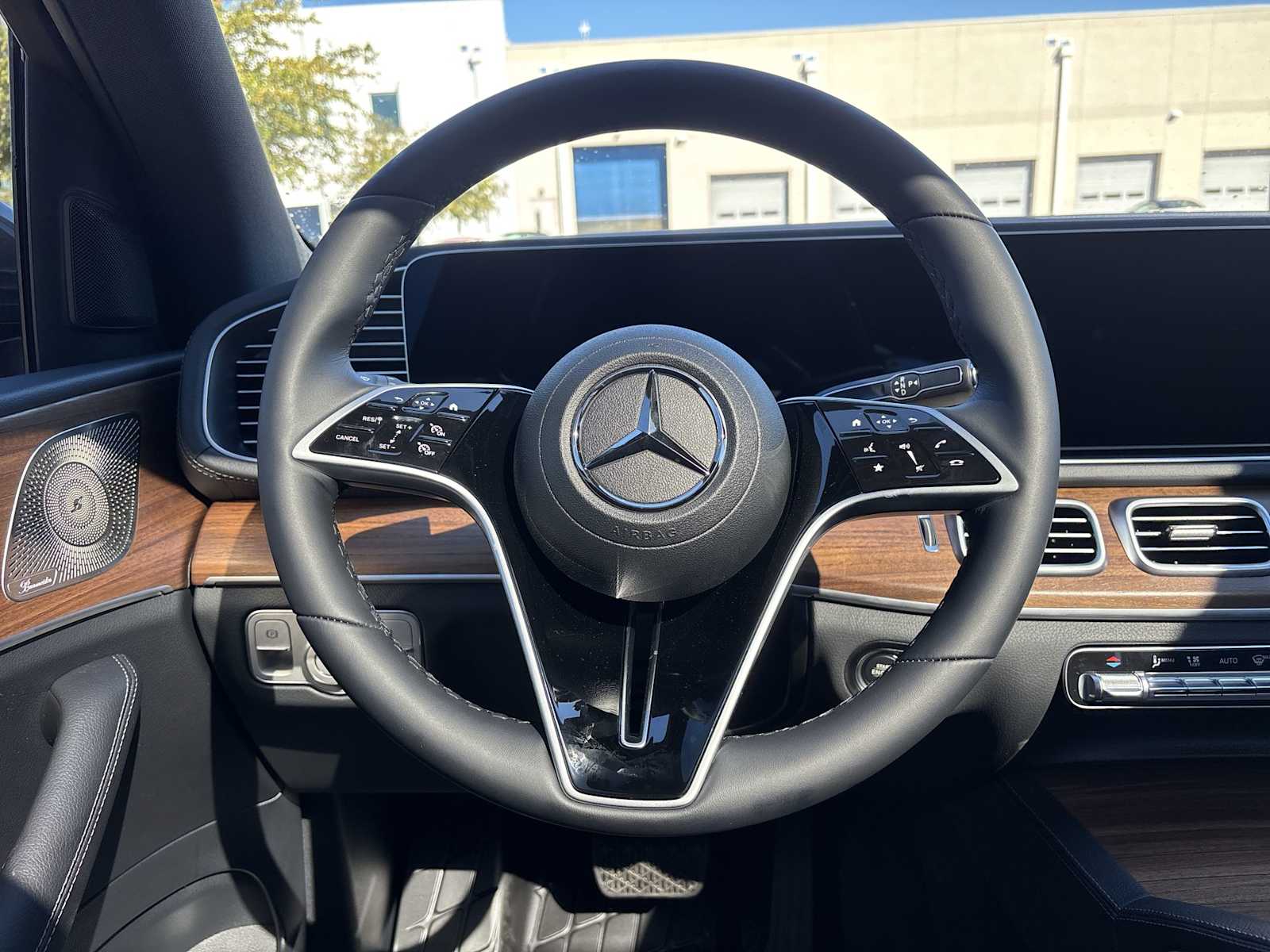 Thumbnail: 2026 Mercedes-Benz GLE - 21