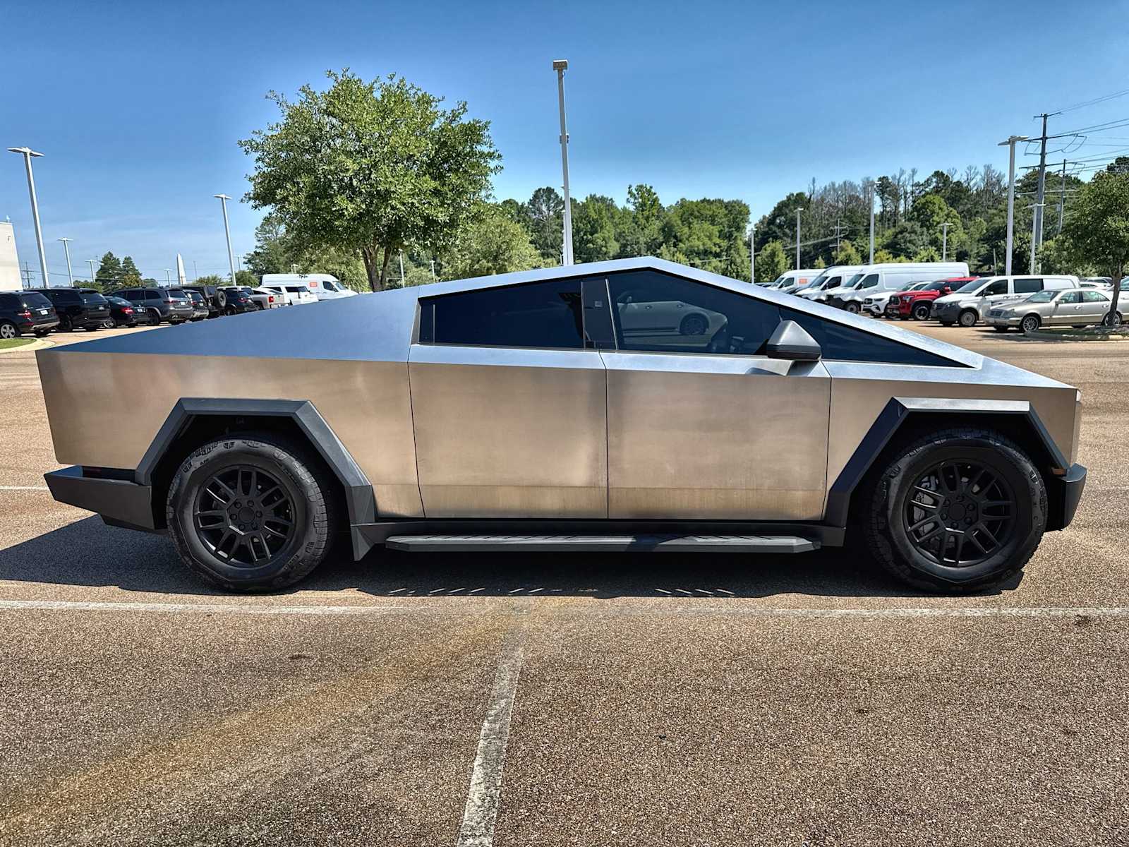 Thumbnail: 2024 Tesla Cybertruck - 9