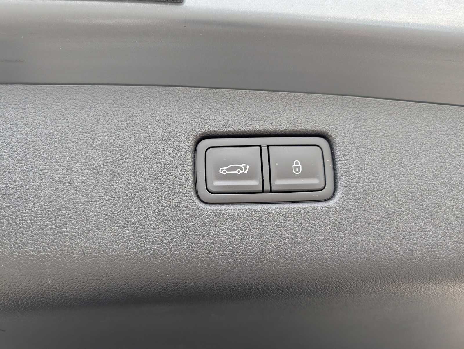 Thumbnail: 2022 Genesis GV70 - 33