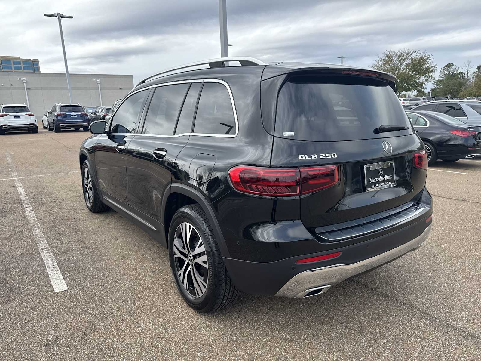 Thumbnail: 2026 Mercedes-Benz GLB - 4