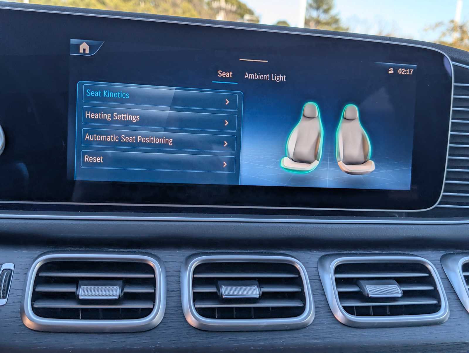 Thumbnail: 2026 Mercedes-Benz GLE - 17