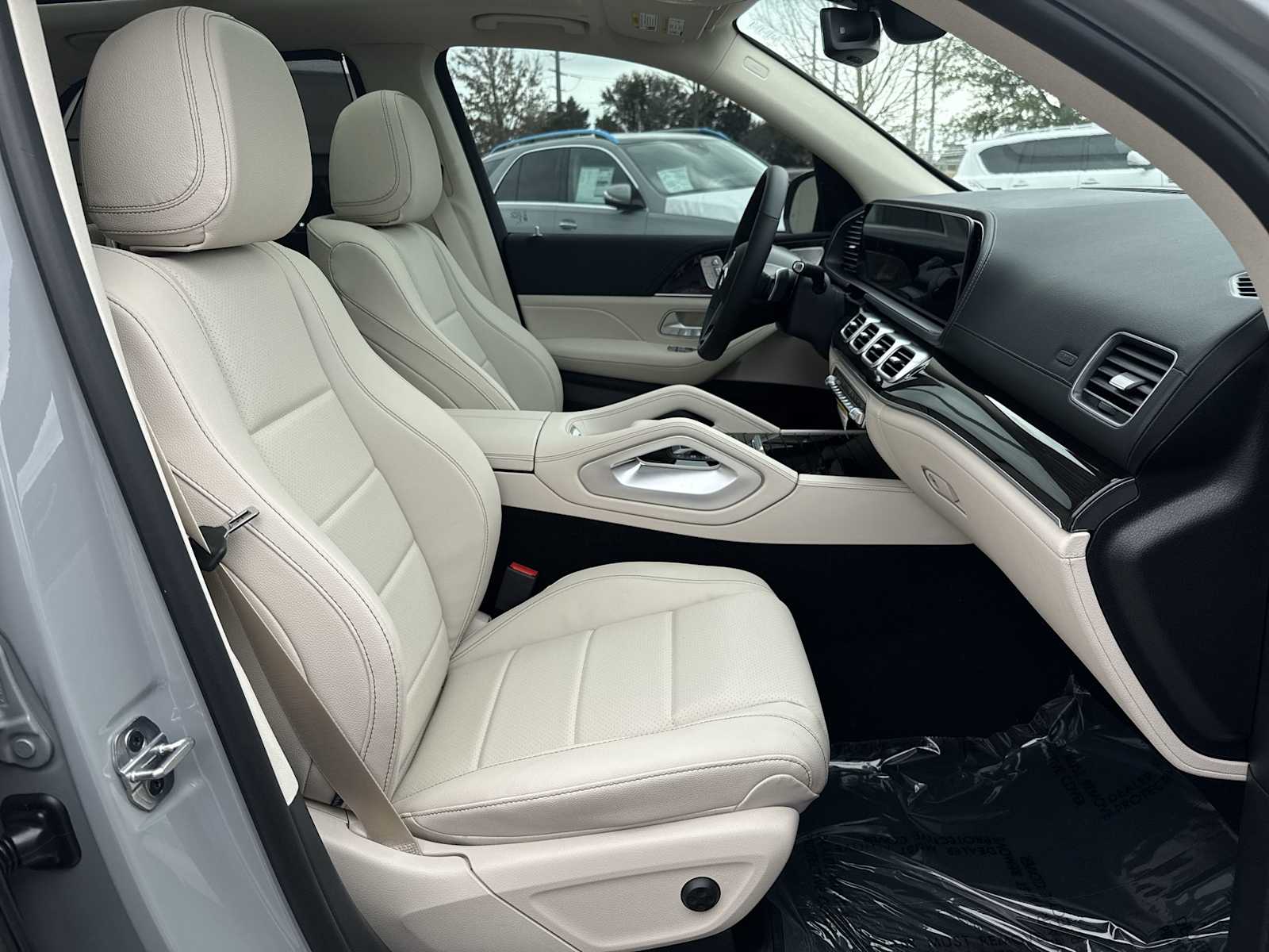 Thumbnail: 2026 Mercedes-Benz GLE - 19